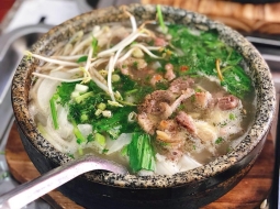 #1 Thưởng thức phở bát đá - món ăn độc đáo tại Định Quán Đồng Nai