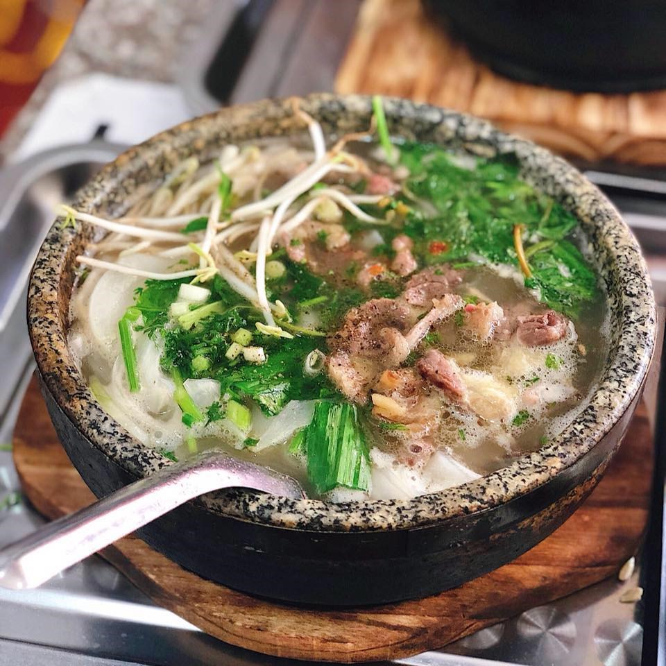Phở Bát Đá - Bún Mắm Sài Gòn Thanh Nhã để cảm nhận trọn vẹn hương vị tuyệt vời này! Đặc Trưng Độc Đáo Của Phở Bát Đá Định Quán Đồng Nai #1