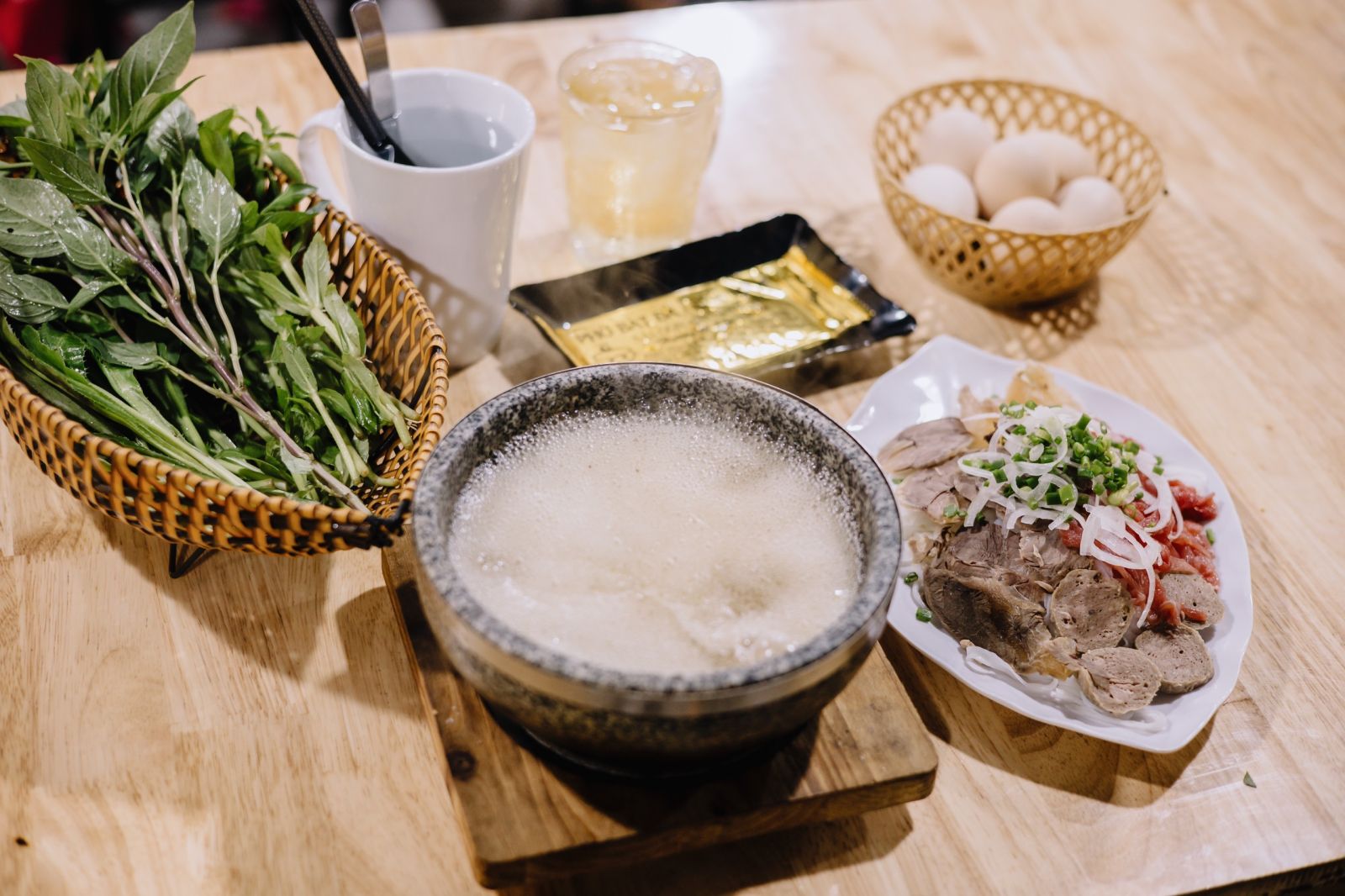 Lý Do Quán Phở Bát Đá - Bún Mắm Sài Gòn Thanh Nhã Được Nhiều Người Yêu Thích
